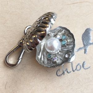 🐚 Chloe + Isabel Trésors Shell Charm